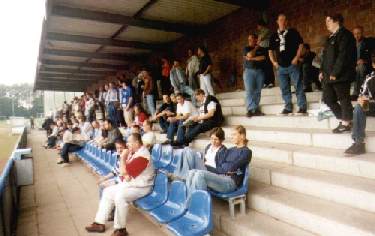 Salvus-Salvus-Stadion- Blick &uuml;ber die Trib&uuml;ne