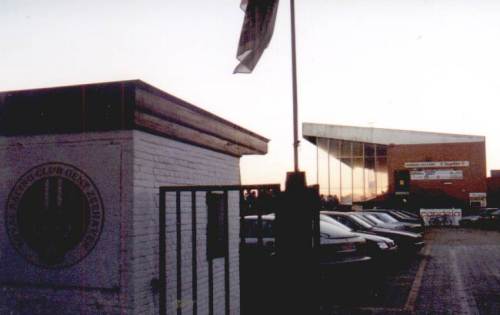 Emmanuel Hielstadion - Au&szlig;enansicht