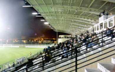 Stadium Gal - Trib&uuml;ne und Stehpl&auml;tze