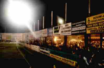 Stadionkneipe am Abend