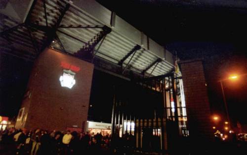 Anfield Road - Au&szlig;enansicht