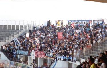 Stadio Armadio Picchi - ... und Auw&auml;rtsfans
