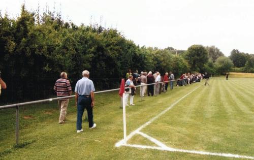 Sportplatz an der B3 - L&auml;ngsseite