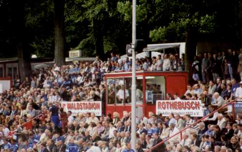 Waldstadion Rothebusch - Die neue Trib�ne